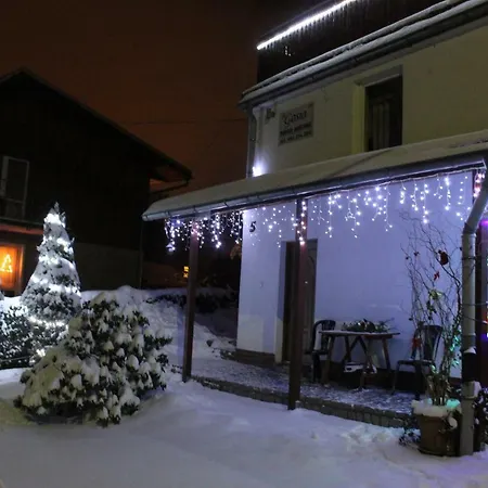 Kameralny Z Oddzielnym Wejsciem- Blisko Pkp 카르파츠