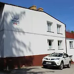 Апартаменты Kameralny Z Oddzielnym Wejsciem- Blisko Pkp
