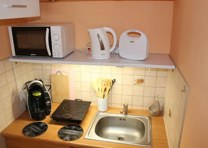 Kameralny Z Oddzielnym Wejsciem- Blisko Pkp Apartment *